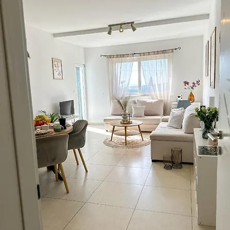 Two Bedroom Boho Chic At مْليني