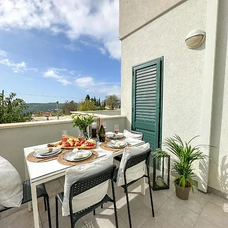Two Bedroom Boho Chic At شقة *