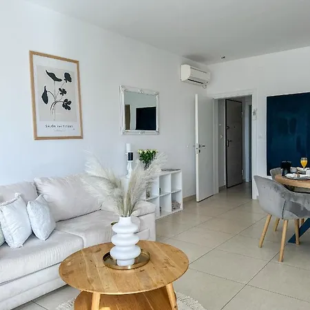 Two Bedroom Boho Chic At شقة مْليني