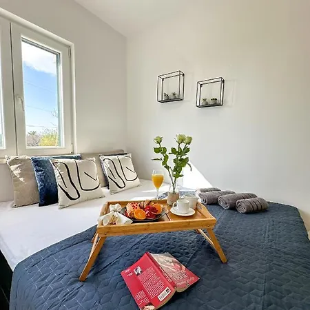 Two Bedroom Boho Chic At Apartman