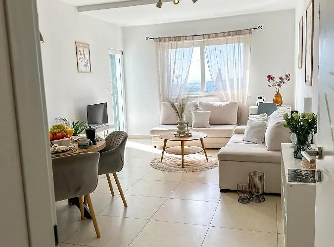 Two Bedroom Boho Chic At Mlini