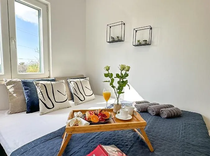 Two Bedroom Boho Chic At Apartman