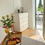 Two Bedroom Boho Chic At Mlini