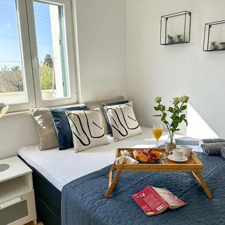Two Bedroom Boho Chic At Appartamento Mlini